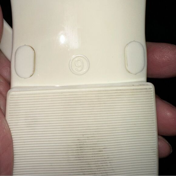 EUC Tory Burch
Women's Studded Jelly Thong Sandals - Picture 5 of 6